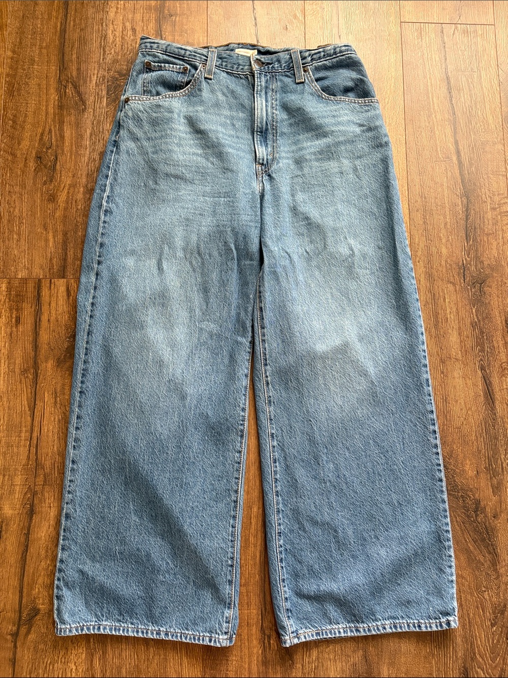 Levi’s Cinch Baggy Jeans, Chasing Dreams, 32